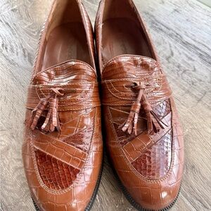 Elegant Crocodile Pattern Brown Loafers